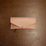 Load image into Gallery viewer, Clutch Wallet Natural
